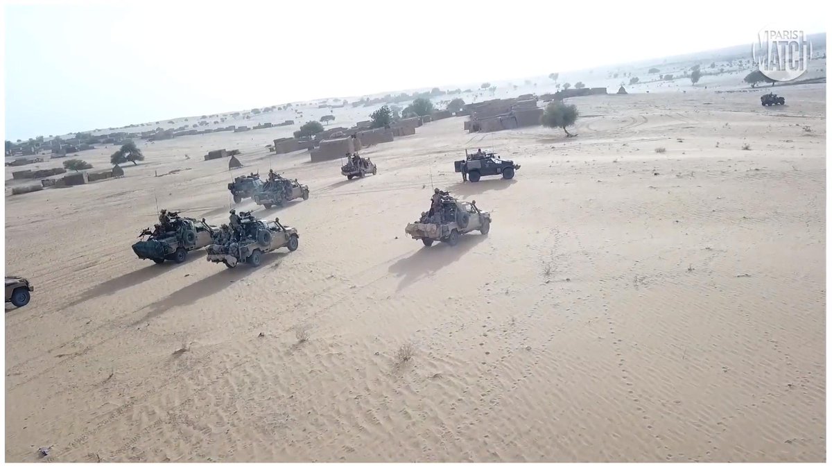 French SOF and Niger Army conducting long range patrol with technicals and VBL vehicles in Liptako region. 