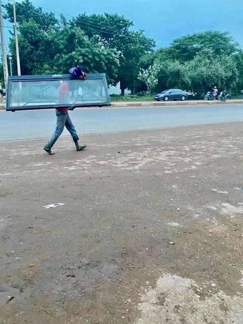 Mali: not much remains of Karim Keita's villa in Bamako. Following the arrest of the president's son people broke into the mansion to take basically everything they could find