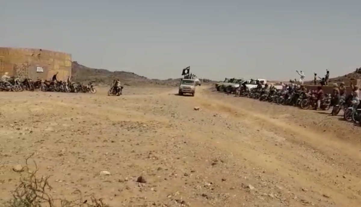 Mali: Screenshots from vidéo showing the arrival of JNIM prisoners convoy released in exchange for the 3 foreign hostages and Malian political leader on October 8th