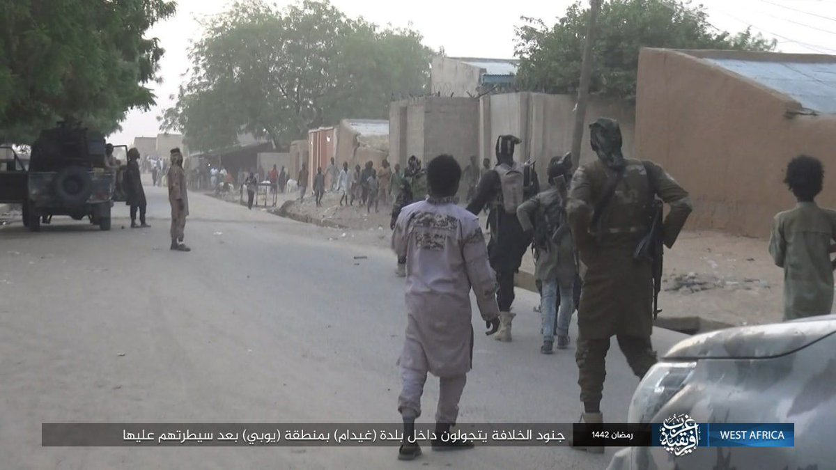 Nigeria: ISWAP released a new photoset after taking control of the town called Geidam in Yobe. Militants appear to be armed with standard AKM(S)/T56 rifles as usual. Also a PK(M) pattern GPMG —could be a Bulgarian Arsenal MG— and technicals with KPV and W85 HMG can be seen