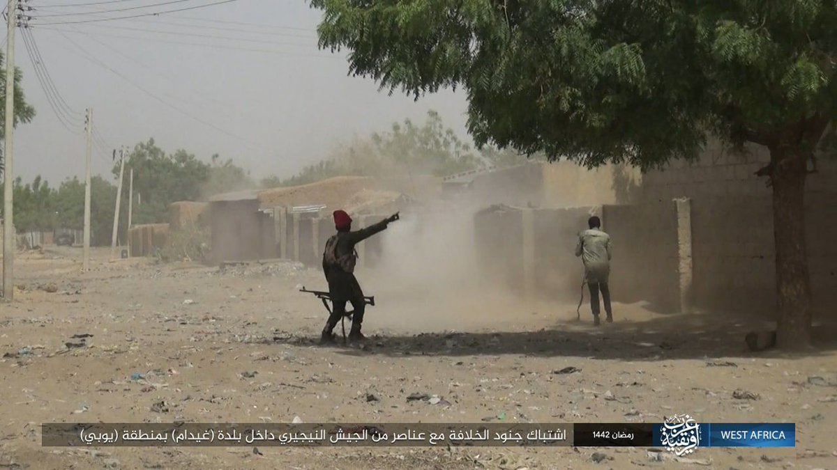Nigeria: ISWAP released a new photoset after taking control of the town called Geidam in Yobe. Militants appear to be armed with standard AKM(S)/T56 rifles as usual. Also a PK(M) pattern GPMG —could be a Bulgarian Arsenal MG— and technicals with KPV and W85 HMG can be seen