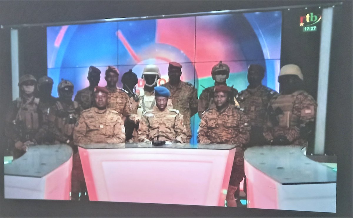 Burkina: coup. New president of Burkina under the aegis of the MPSR (Patriotic Movement for Safeguarding and Renaissance): Lieutenant-Colonel Paul Henri Sandaogo DAMIBA. Press release read by Captain Kader OUEDRAOGO