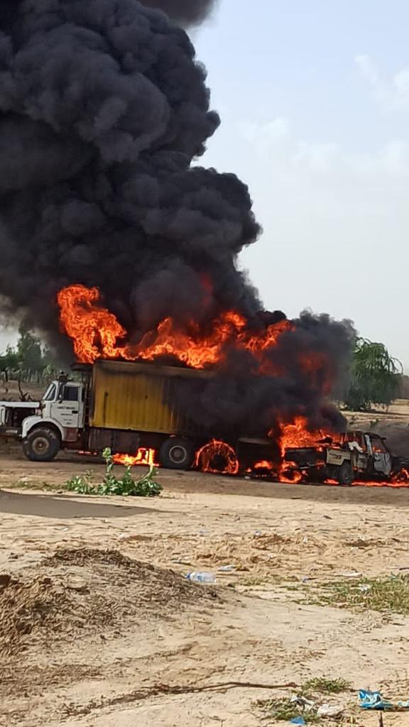 Mali Tombouctou source propre « 4 morts & 2 blessés dans cette frappe avant hier. Parmi les morts un civil dans le camion, un enfant passant et Abou Dzir al-Chinqiti simple soldat du JNIM et sa femme. Le drone l’a pisté de nuit et jusqu’à la frappe l’après midi »