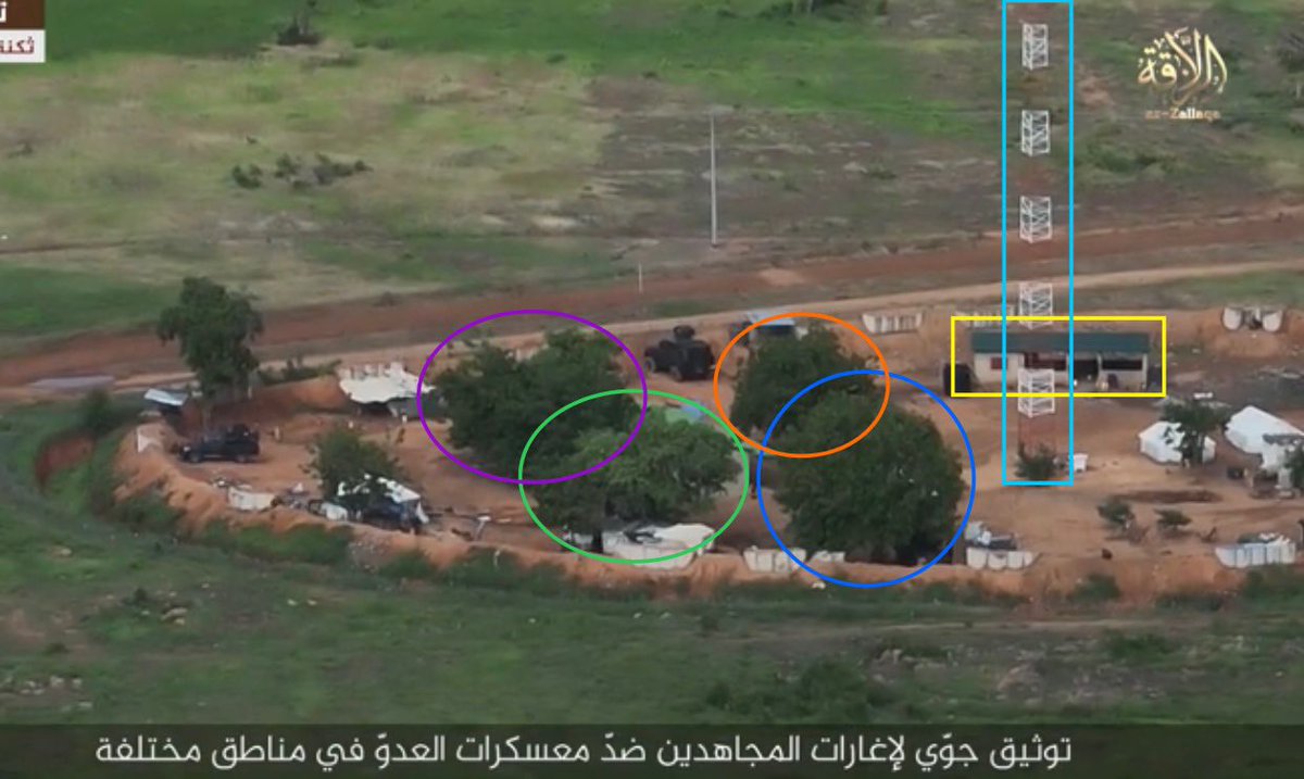 Geolocatie van een JNIM-aanval op de buitenpost Kpékankandi in Togo, gefilmd door een drone net ten westen van de buitenpost. Deze buitenpost ligt op minder dan 250 meter van de grens met Burkina Faso. (10.9865000, 0.6356389)Bron: @WerbCharlie Togo: Vandaag zijn door JNIM ook dronebeelden vrijgegeven van een aanval op een militaire buitenpost in Kpékankandi