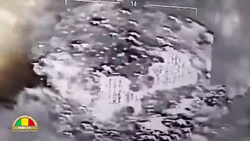 Las Fuerzas Armadas de Mali (FAMa) han publicado imágenes de los ataques aéreos que llevaron a cabo contra objetivos en la región de Kidal como parte de sus operaciones antiterroristas.
