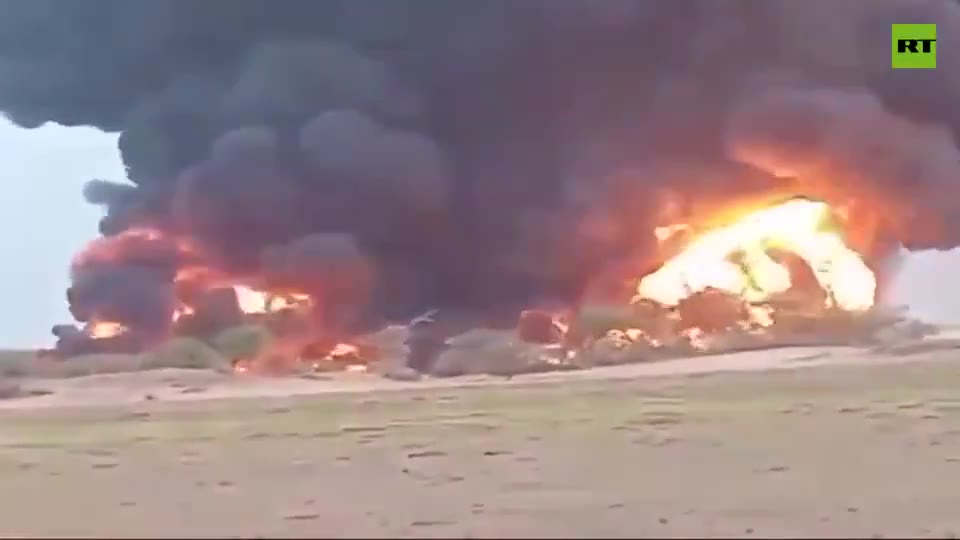 Forças Armadas do Mali lançam ataques com drones contra depósitos de combustível e vários esconderijos de militantes - imagens de mídia social - supostamente visando o JNIM na região de Timbuktu