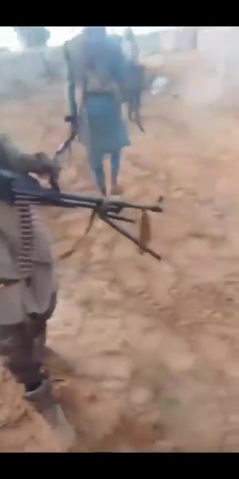 Mali: On the morning of August 19, in a series of coordinated attacks, JNIM militants took control of the Farabougou base (14.9004, -6.1522). Analysis of the images shows that they arrived through the northeast entrance of the base.