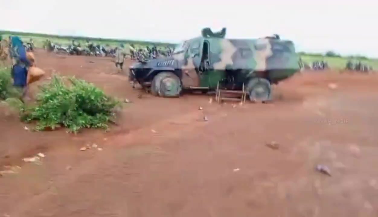 Burkina Faso : Al-Qaeda in Sahel (JNIM) raided Burkinabe Army base in Gomboro, Sourou Province. Mlitants seemingly captured at least one France-made  ACMAT Bastion 4x4 APC  (Armored Personnel Carrier) as well