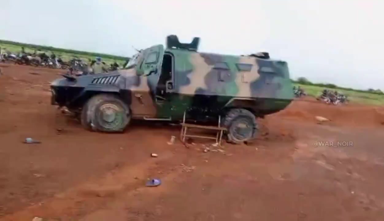 Burkina Faso : Al-Qaeda in Sahel (JNIM) raided Burkinabe Army base in Gomboro, Sourou Province. Mlitants seemingly captured at least one France-made  ACMAT Bastion 4x4 APC  (Armored Personnel Carrier) as well