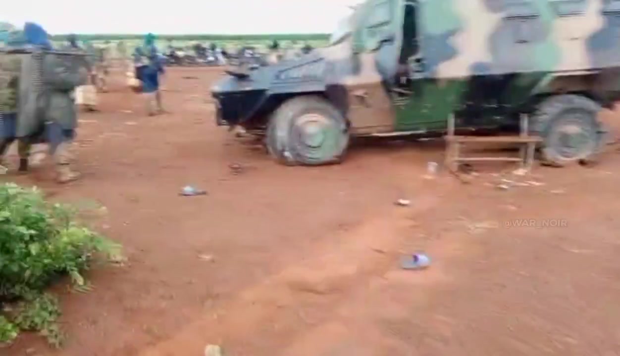 Burkina Faso : Al-Qaeda in Sahel (JNIM) raided Burkinabe Army base in Gomboro, Sourou Province. Mlitants seemingly captured at least one France-made  ACMAT Bastion 4x4 APC  (Armored Personnel Carrier) as well