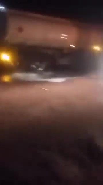 Mali: Fuel tankers from Senegal were set on fire overnight in Kolokani, on the Kayes–Bamako road