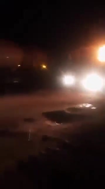 Mali: Fuel tankers from Senegal were set on fire overnight in Kolokani, on the Kayes–Bamako road