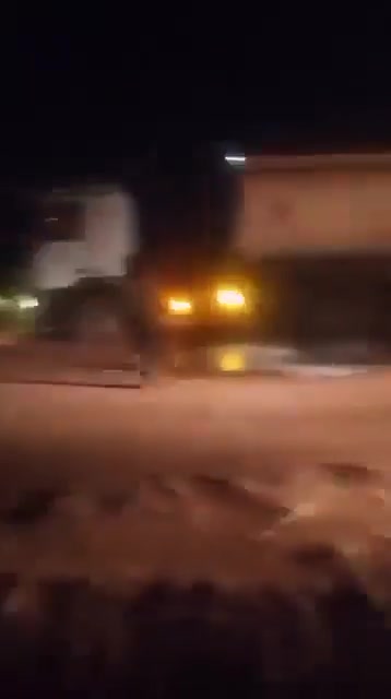Mali: Fuel tankers from Senegal were set on fire overnight in Kolokani, on the Kayes–Bamako road