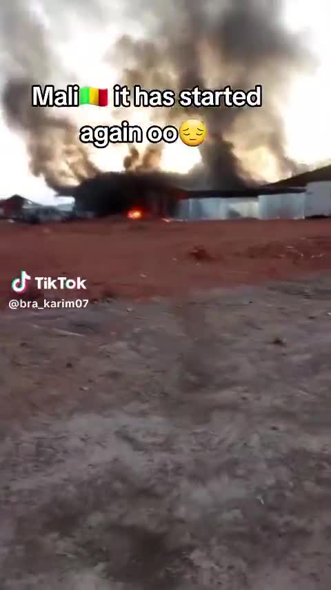 加纳人民解放阵线（JNIM）袭击了位于纳雷纳的一家中国矿业公司，据报道有九名中国公民被绑架。去年同期，同一地点也曾遭到袭击，造成两名加纳人和一名马里人死亡。