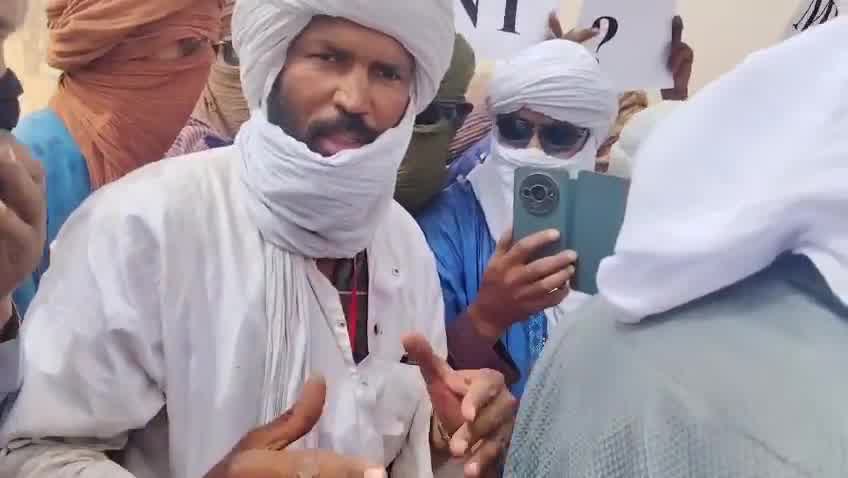 Demonstrations took place in Telhandak in the Kidal region this morning, May 24, 2026, to protest violations committed by the Malian army and the Russian Africa Corps against civilians in Azawad, as well as the use of banned cluster munitions during recent operations in Kidal and Timbuktu.