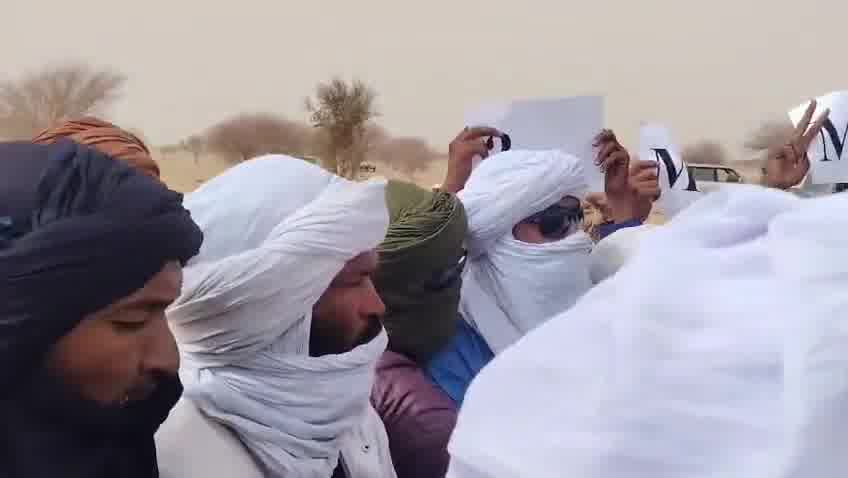Demonstrations took place in Telhandak in the Kidal region this morning, May 24, 2026, to protest violations committed by the Malian army and the Russian Africa Corps against civilians in Azawad, as well as the use of banned cluster munitions during recent operations in Kidal and Timbuktu.