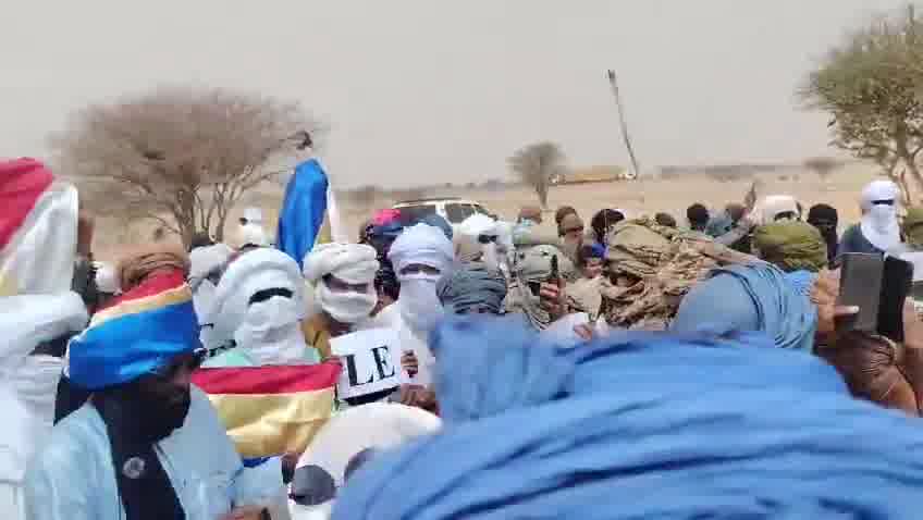 Demonstrations took place in Telhandak in the Kidal region this morning, May 24, 2026, to protest violations committed by the Malian army and the Russian Africa Corps against civilians in Azawad, as well as the use of banned cluster munitions during recent operations in Kidal and Timbuktu.