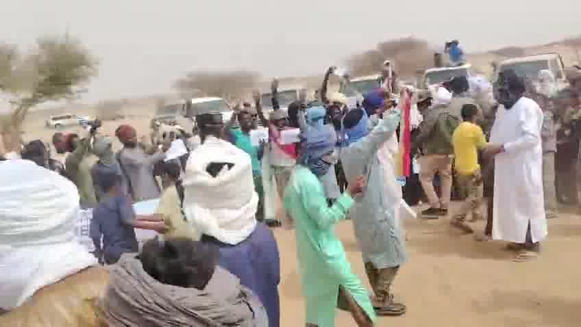Demonstrations took place in Telhandak in the Kidal region this morning, May 24, 2026, to protest violations committed by the Malian army and the Russian Africa Corps against civilians in Azawad, as well as the use of banned cluster munitions during recent operations in Kidal and Timbuktu.