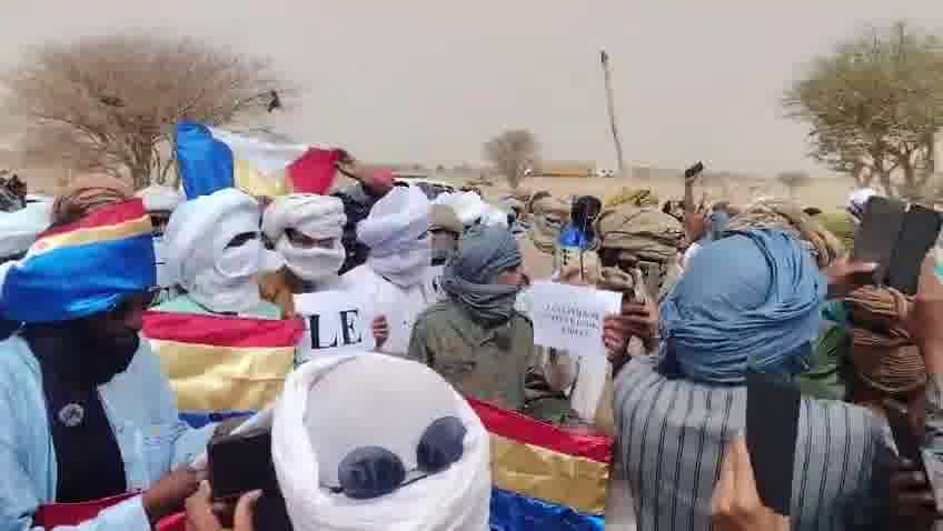 Demonstrations took place in Telhandak in the Kidal region this morning, May 24, 2026, to protest violations committed by the Malian army and the Russian Africa Corps against civilians in Azawad, as well as the use of banned cluster munitions during recent operations in Kidal and Timbuktu.