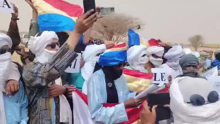 Demonstrations took place in Telhandak in the Kidal region this morning, May 24, 2026, to protest violations committed by the Malian army and the Russian Africa Corps against civilians in Azawad, as well as the use of banned cluster munitions during recent operations in Kidal and Timbuktu.
