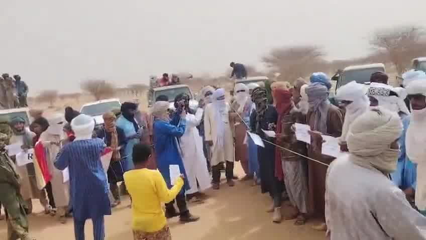 Demonstrations took place in Telhandak in the Kidal region this morning, May 24, 2026, to protest violations committed by the Malian army and the Russian Africa Corps against civilians in Azawad, as well as the use of banned cluster munitions during recent operations in Kidal and Timbuktu.